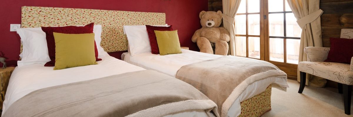 Twin or Super King Bedroom with en suite Shower